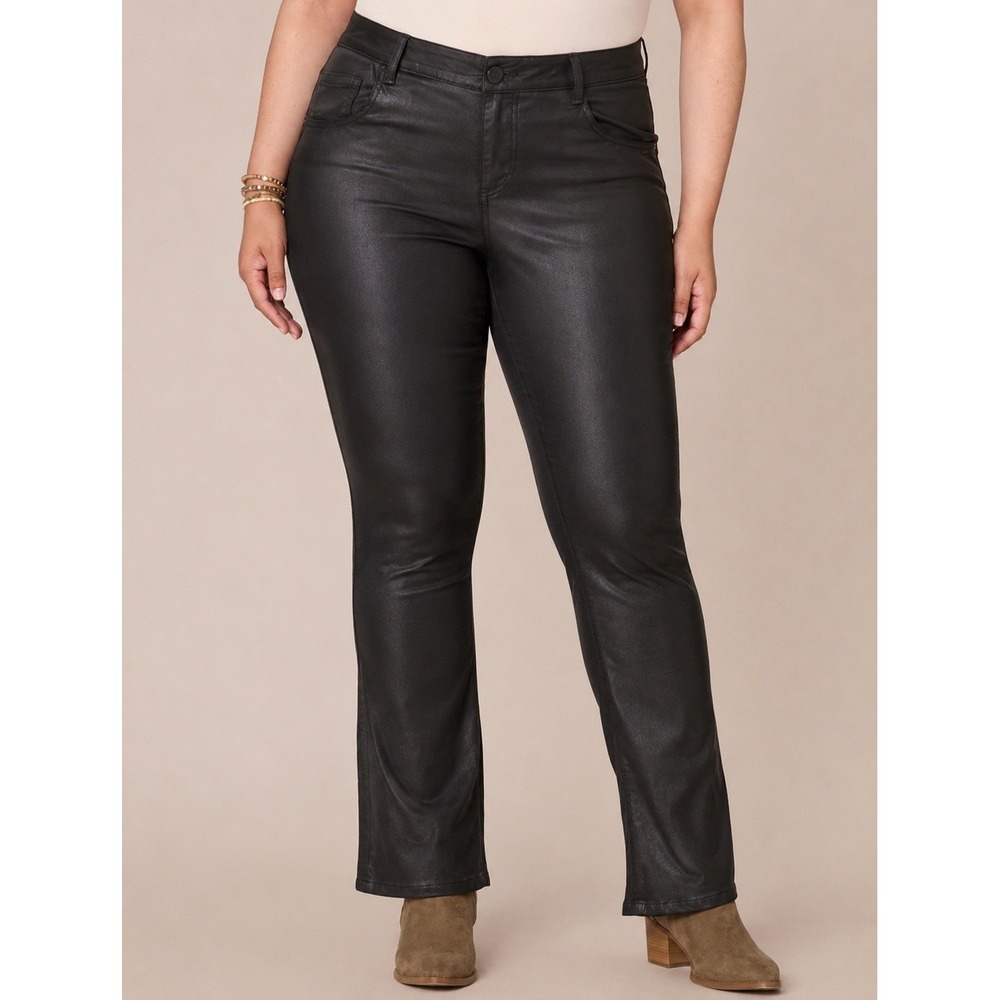 Democracy Black Coated Itty Bitty Bootcut Jean 24W Minimalist Feminine Casual